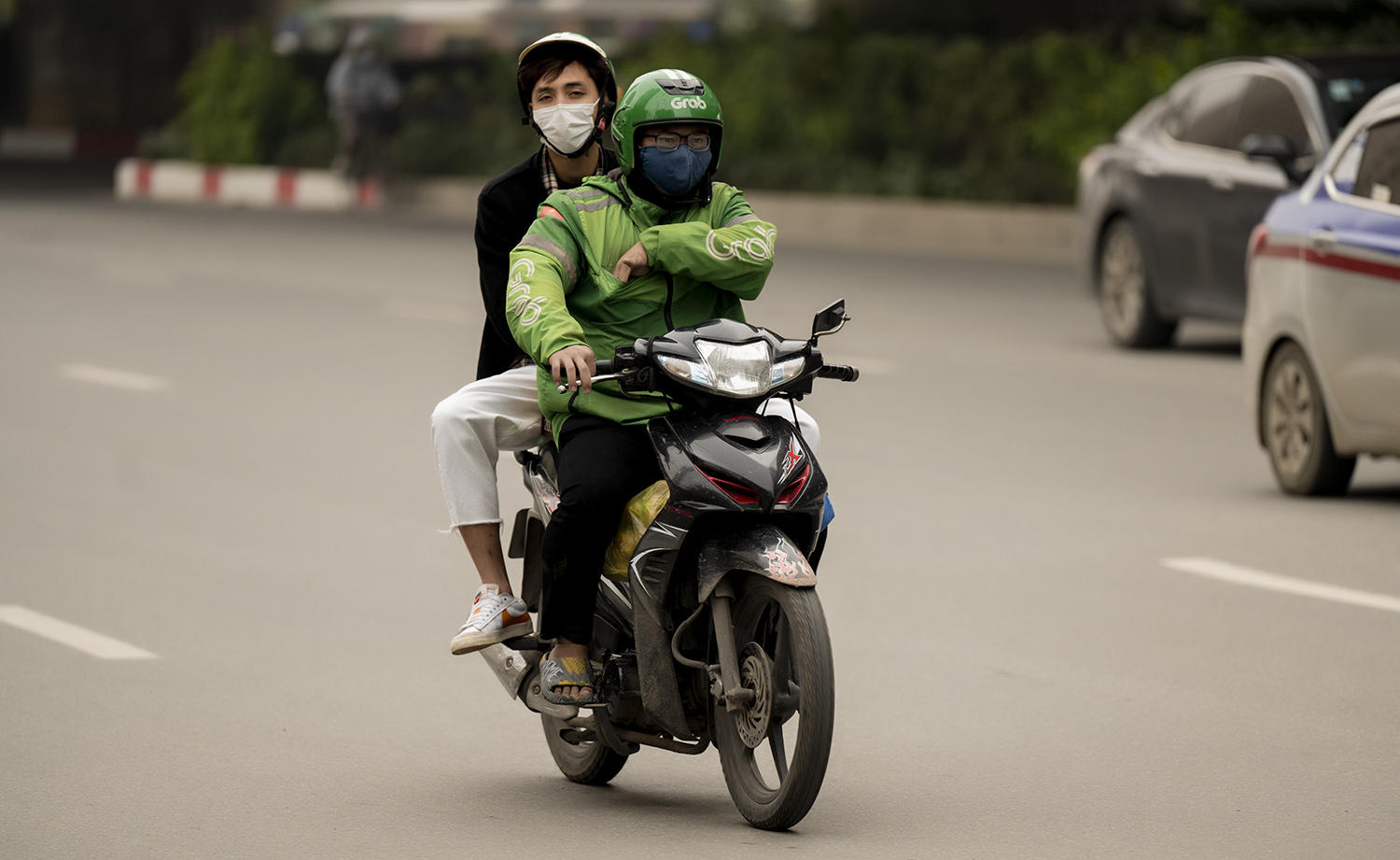 Hà Nội: Xe ôm công nghệ hoạt động nhộn nhịp sau 6 tháng tạm dừng - 6