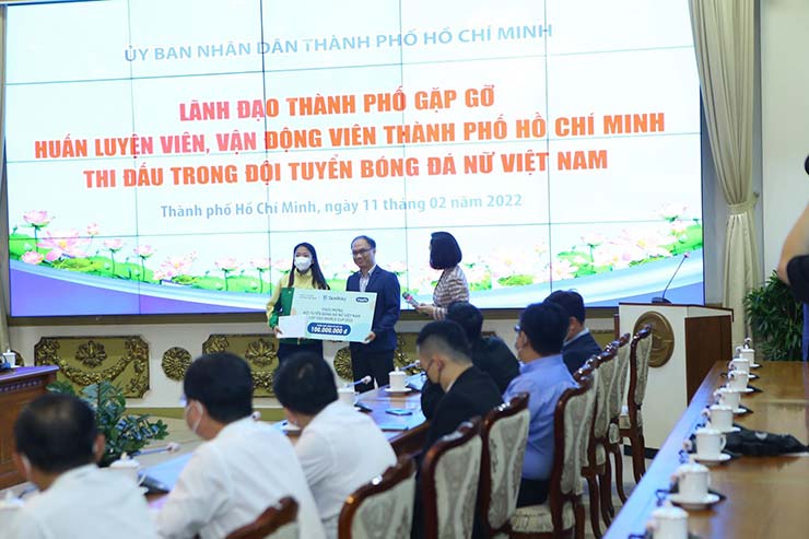 UBND Thành phố và Sở Văn
hoá Thể thao thưởng 1 tỷ đồng