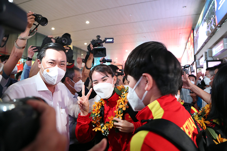 "Chiến
binh" Chương Thị Kiều nhí nhảnh tạo dáng trước ống kính