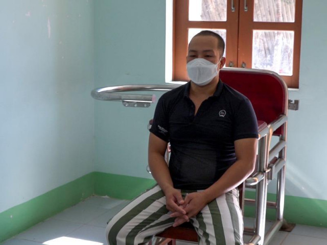 Pháp luật - Bị "dẹp" tụ điểm đá gà ăn tiền, đốt luôn nhà công an xã