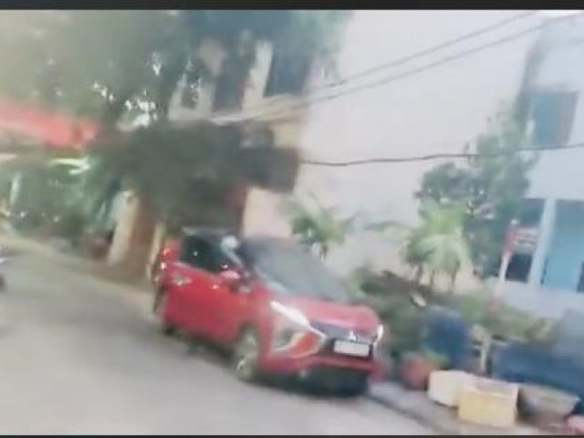 Tin tức trong ngày - Người phụ nữ livestream "tố" bà Phương Hằng thuê người đánh chị gái mình gãy tay ở Gò Vấp