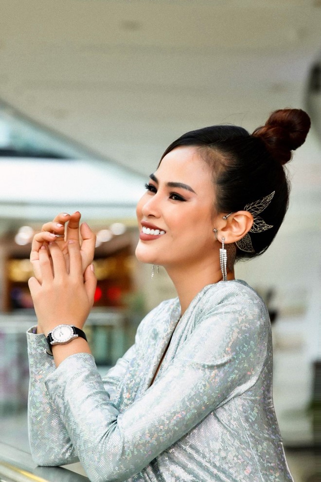 Hãy tìm hiểu về bí quyết làm đẹp của Hoa hậu Rita Đặng và tại sao cô trở thành một trong những gương mặt nổi tiếng nhất của làng giải trí Việt Nam.