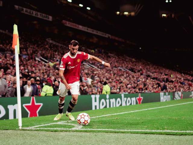 Tin mới nhất bóng đá tối 12/2: Huyền thoại Arsenal chê cách MU đá phạt góc - 1
