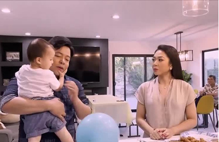 Một góc trong phòng khách với nội thất đơn giản và thoáng đón ánh sáng thiên nhiên.&nbsp;
