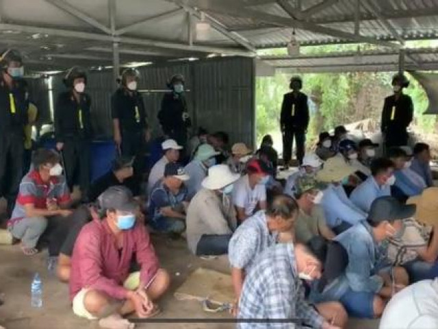 Pháp luật - Clip: Nổ súng phá trường gà "khủng" ở Tiền Giang