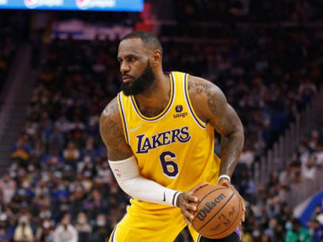 Nóng nhất thể thao tối 13/2: LeBron James lập kỷ lục ghi điểm ở NBA - 1