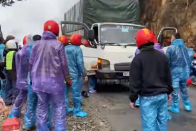 Diễn biến mới vụ nhóm phượt thủ hành hung tài xế xe tải