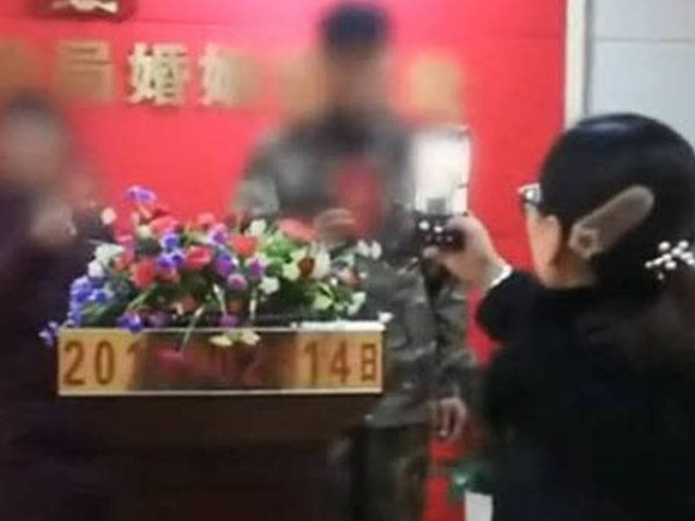 Bạn trẻ - Cuộc sống - Cô gái đưa mẹ chồng và bố ruột đi đăng ký kết hôn đúng Valentine, câu chuyện phía sau gây nhiều xót xa