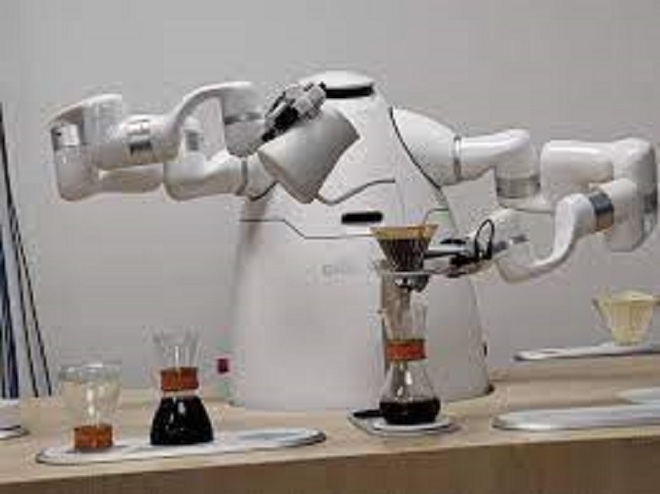 Robot phục vụ cà phê tại Trung tâm thể thao Ngũ Tùng (Bắc Kinh). Ảnh nguồn: Yangcheng Evening News.