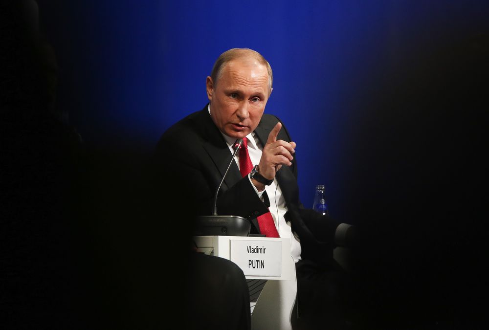 Tổng thống Nga Vladimir Putin từng là điệp viên KGB, được coi là bậc thầy trong chiến tranh thông tin.