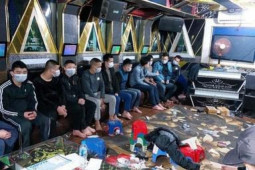 Pháp luật - Đột kích sới bạc lớn trong tầng hầm quán karaoke