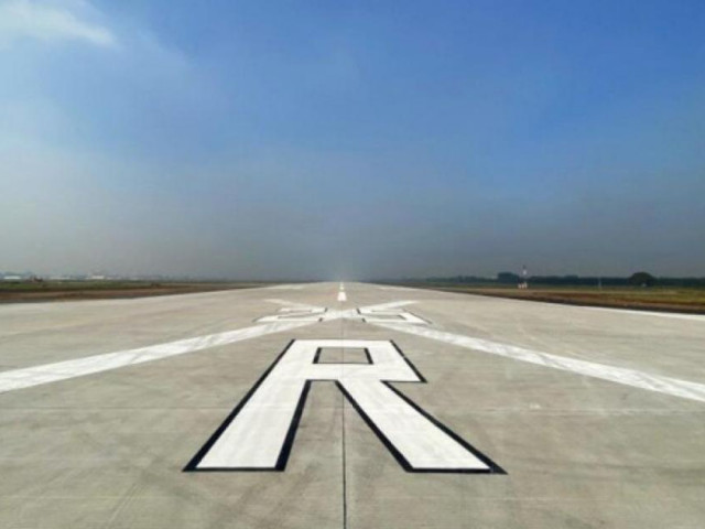 Tin tức trong ngày - Tạm đóng cửa một đường băng sân bay Tân Sơn Nhất từ 21/2