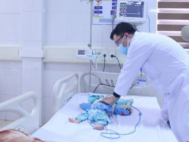 Sức khỏe đời sống - Con bị sổ mũi, nghẹt mũi có nguy cơ biến chứng nặng thậm chí nguy hiểm tính mạng nếu bố mẹ mắc sai lầm này