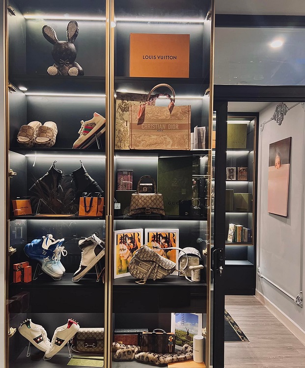 Không gian trưng bày bộ sưu tập đồ chơi và đồ hiệu. (Ảnh: Huyen Anh Le)