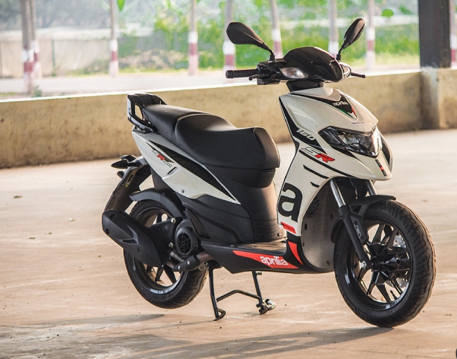 2022 Aprilia SR160 nhìn “nghịch tướng”, sánh cạnh Honda Vario 160 - 10