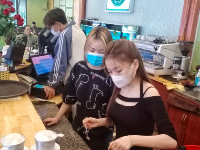 Thị trường - Tiêu dùng - Hàng quán ở Bắc Giang nhộn nhịp đón khách sau nhiều tháng đóng cửa