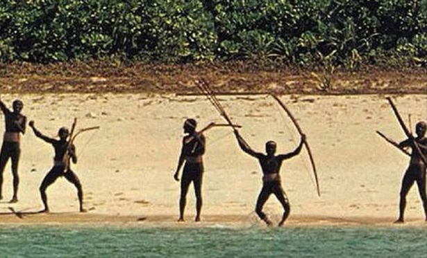 Bộ lạc nguyên thủy được cho là đã sống trên đảo trong 60.000 năm.