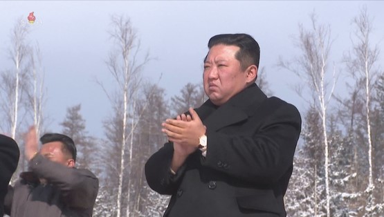 Truyền thông nhà nước Triều Tiên chiếu hình ảnh Chủ tịch Kim Jong-un tham dự buổi lễ. Ảnh: Yonhap