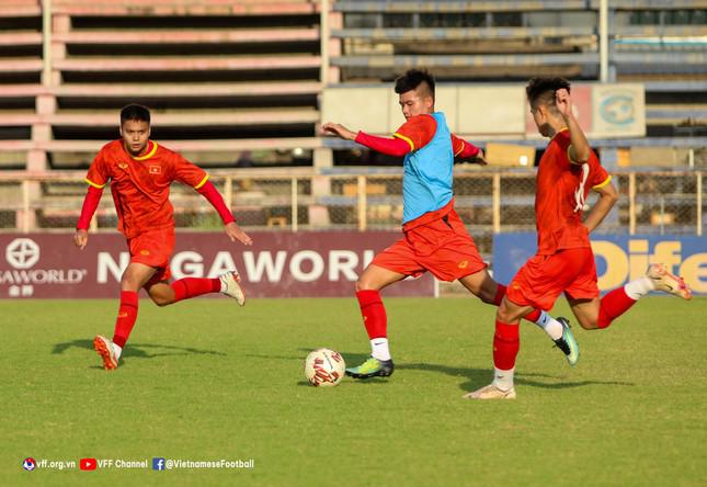 U23 Việt Nam nhận tin không vui trước trận gặp Singapore - 1