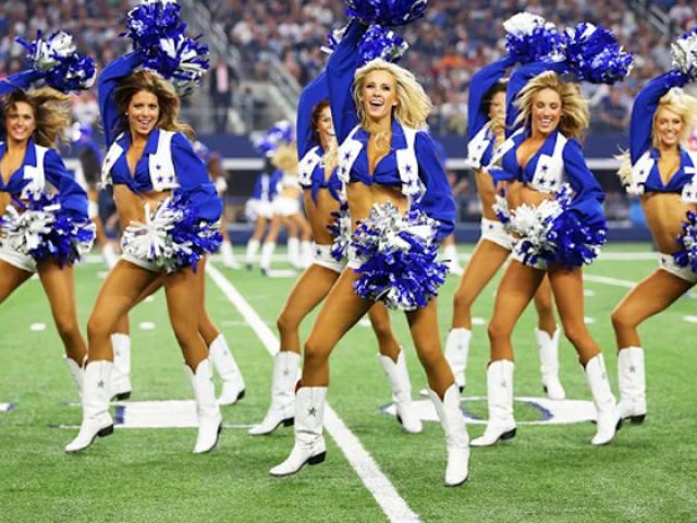 Thể thao - Đặt máy quay phòng thay đồ dàn hoạt náo viên nữ, "sếp lớn" đền 52 tỷ đồng