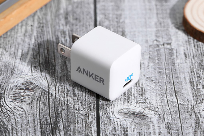 Củ sạc 20W Anker PowerPort III Nano A2633 với thiết kế nhỏ gọn, tiện dụng
