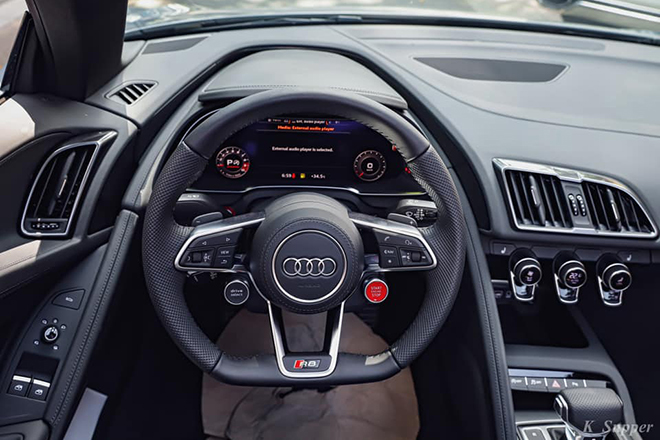 Chi tiết Audi R8 V10 RWD mui trần tại showroom triệu đô ở TP.HCM - 11
