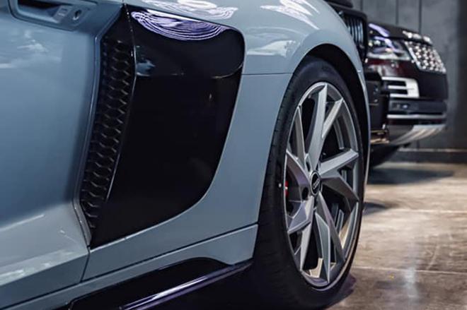 Chi tiết Audi R8 V10 RWD mui trần tại showroom triệu đô ở TP.HCM - 8
