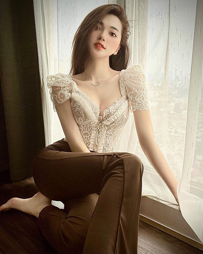 Vóc dáng mảnh mai, thon gọn nhưng cũng rất khoẻ khoắn và tràn đầy&nbsp;sức sống.&nbsp;
