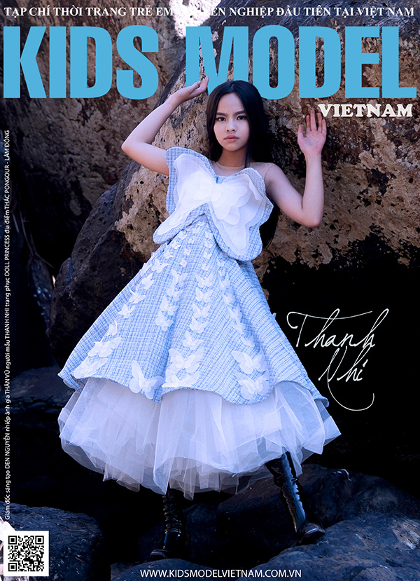 Thanh Nhi chụp hình tại Thác Pongour – Đức Trọng – Lâm Đồng