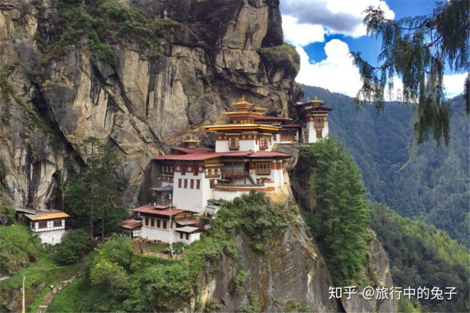 Một trong mười siêu đền lớn nhất thế giới: Đền Hang Hổ - ngôi đền linh thiêng trên vách đá ở Bhutan - 1