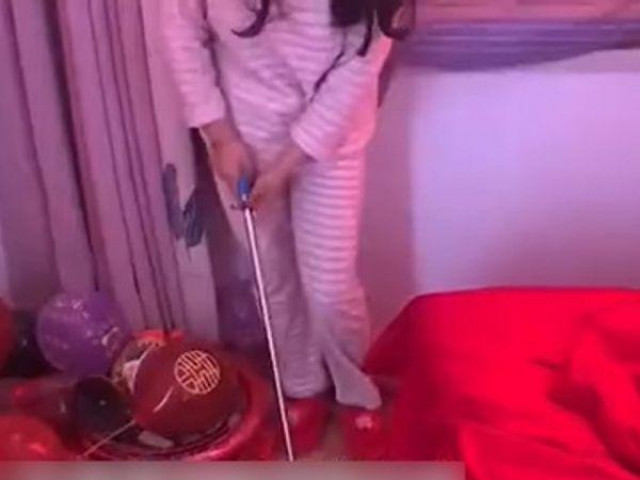 Bạn trẻ - Cuộc sống - Cô gái bị mẹ chồng bắt dậy sớm quét nhà ngay ngày đầu làm dâu và sự thật ngỡ ngàng