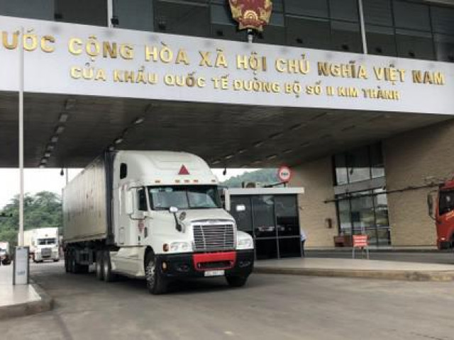 Tin tức trong ngày - Xét nghiệm Covid-19 cả huyện Hà Khẩu, Trung Quốc dừng thông quan hàng hoá qua Lào Cai