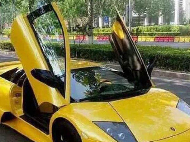 Bạn trẻ - Cuộc sống - Lỡ làm xước xe Lamborghini, nam sinh viết vài dòng nhắn khiến chủ ô tô lập tức hết giận