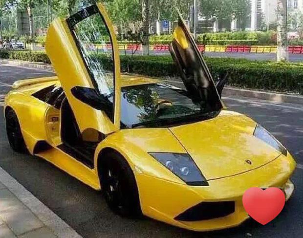 Lỡ làm xước xe Lamborghini, nam sinh viết vài dòng nhắn khiến chủ ô tô lập tức hết giận - 1