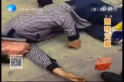 Phi thường - kỳ quặc - Bị bắt quả tang sàm sỡ bé gái, tên "yêu râu xanh" giả chết nhằm tránh bị bắt