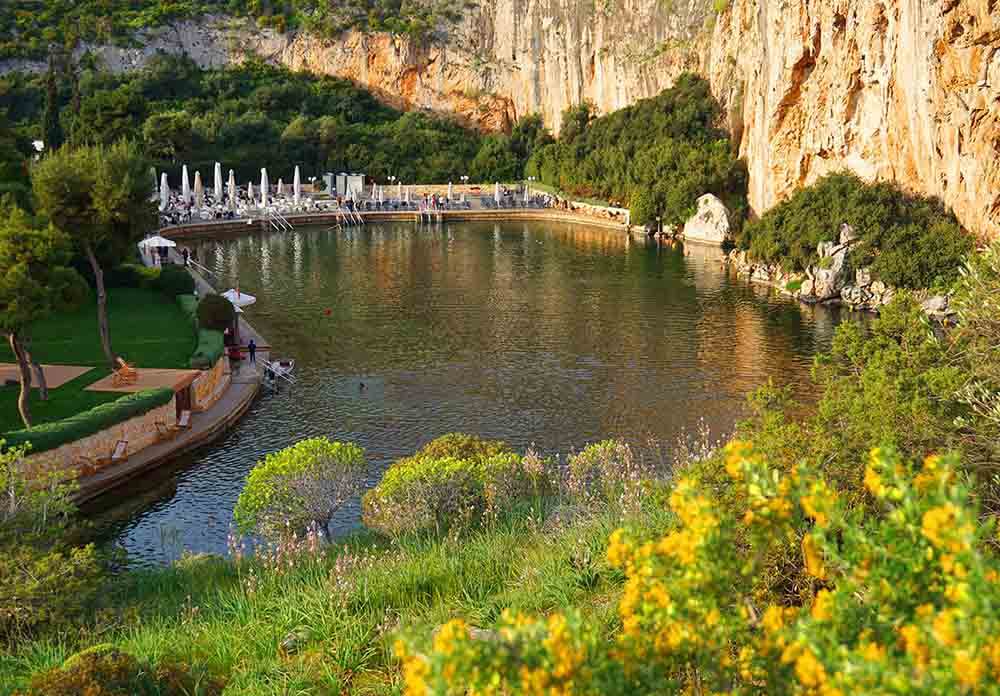 Không chỉ là một kỳ quan của Hy Lạp, hồ nước này còn ẩn chứa một điều kỳ diệu - 3