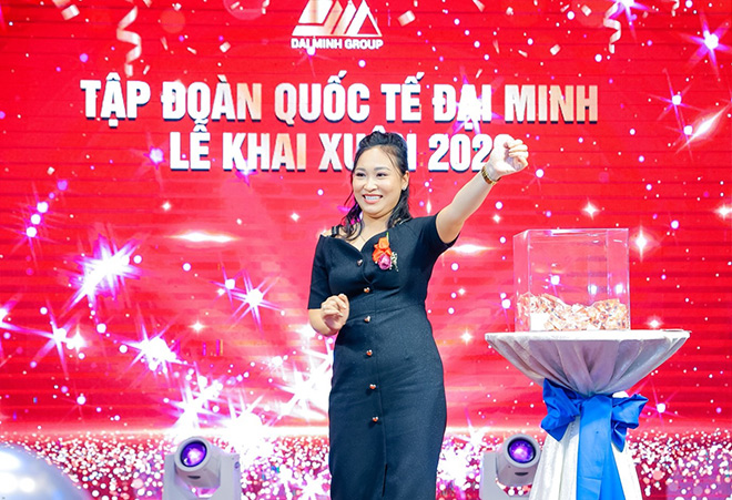 Chương trình bốc thăm trúng thưởng của Tập đoàn quốc tế Đại Minh diễn ra trong không khí vui vẻ, hào hứng.
