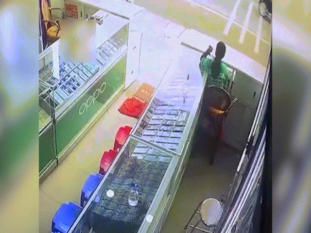 Thế giới xe - Clip: Pha đi "mua điện thoại" phiên bản Fast &amp; Furious