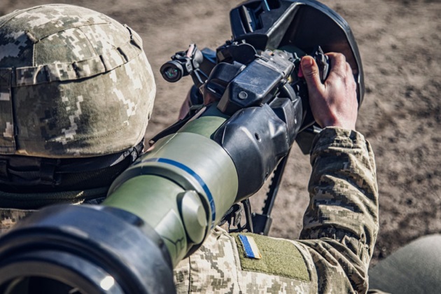 Quân đội Ukraine được cho là đã sử dụng tên lửa Javelin tấn công phe ly khai.