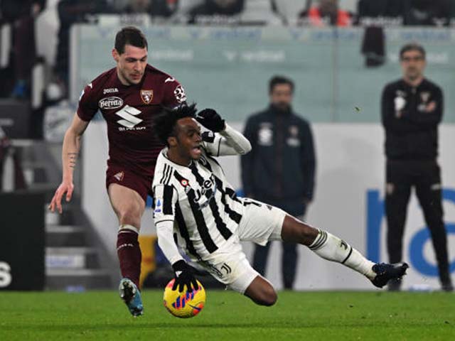 Juventus không bảo vệ được thành quả trước Torino
