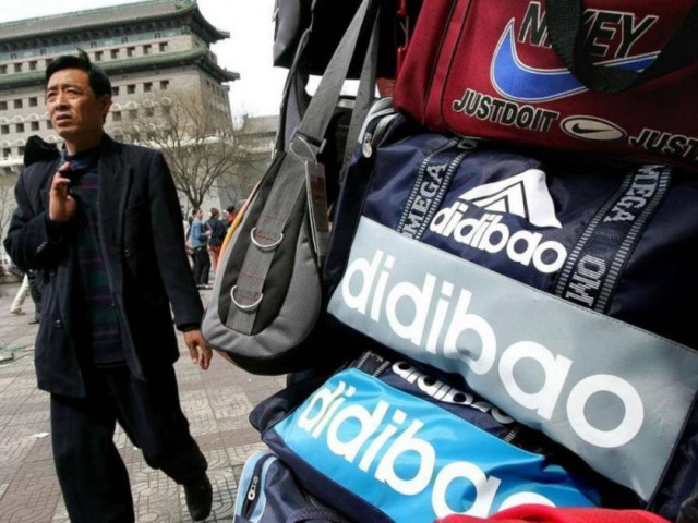 Thế giới - Trung Quốc tức giận vì bị Mỹ tố là nhà sản xuất hàng giả hàng đầu thế giới