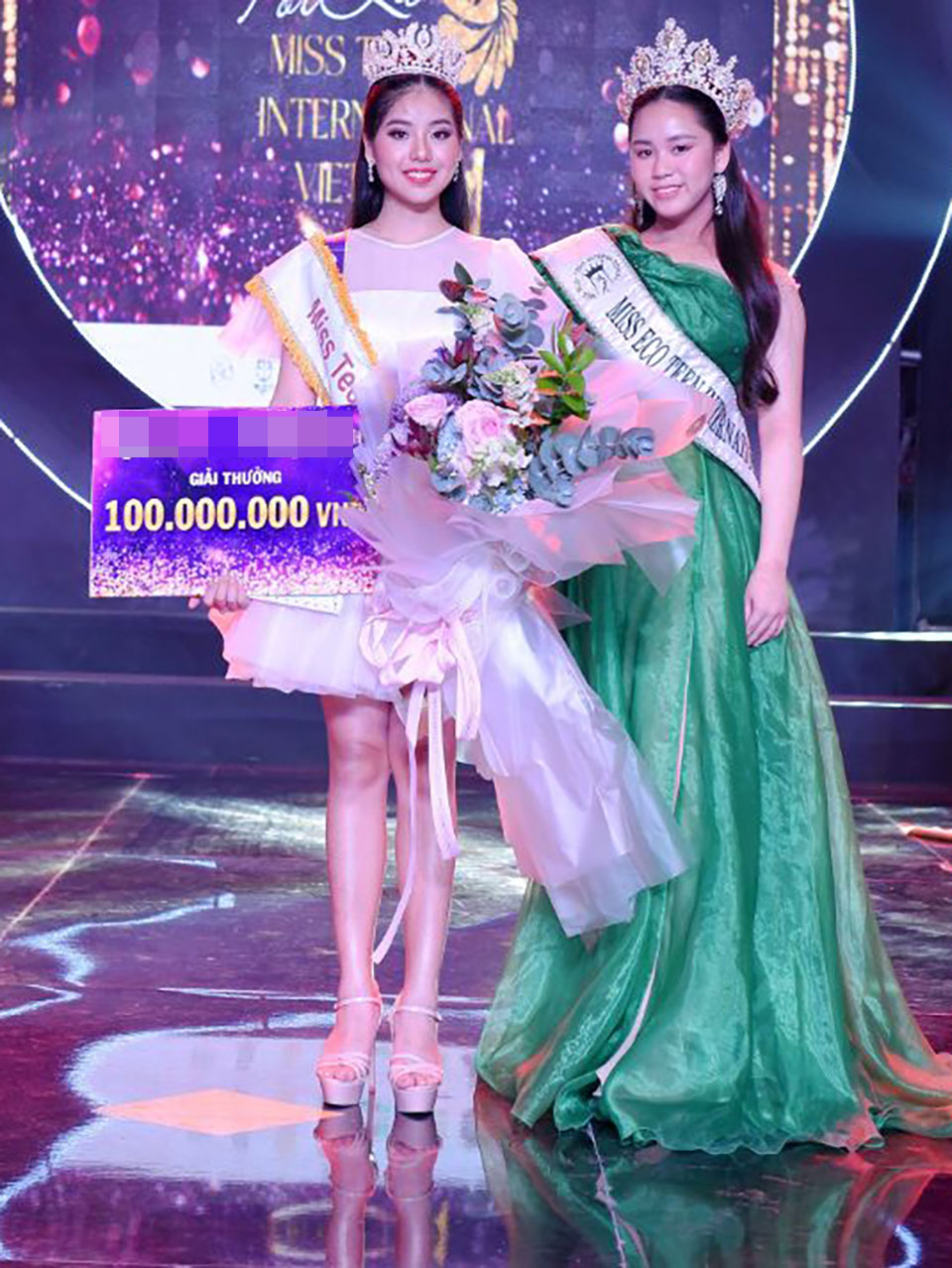 Ngô Ngọc Gia Hân (áo trắng) đăng quang&nbsp;“Miss Teen International Việt Nam 2021”