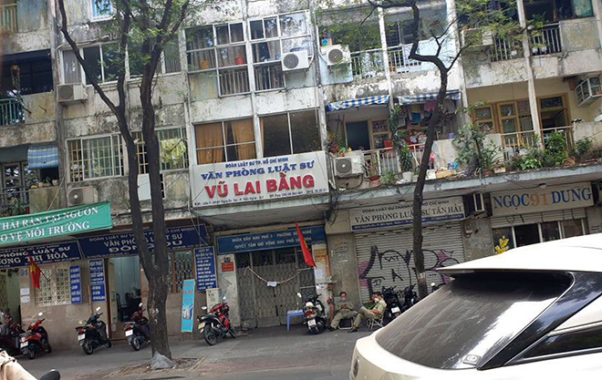 Cư dân tại đây cho biết rất khó hiểu khi địa phương thực hiện phong toả, cách ly y tế toàn bộ chung cư vào thời điểm TP.HCM trở lại cuộc sống bình thường mới.