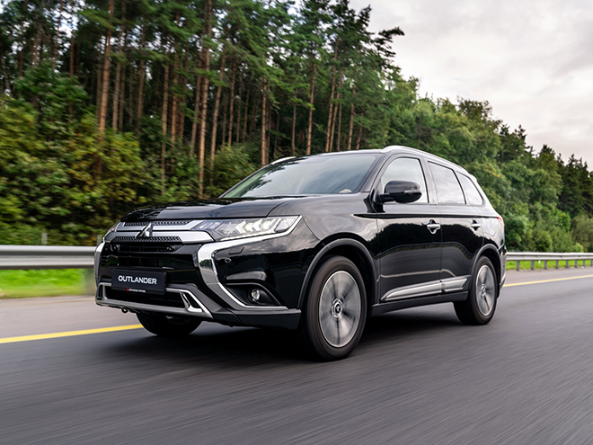 Giá xe Mitsubishi Outlander tháng 2/2022, hỗ trợ 50% LPTB và quà tặng giá trị - 16