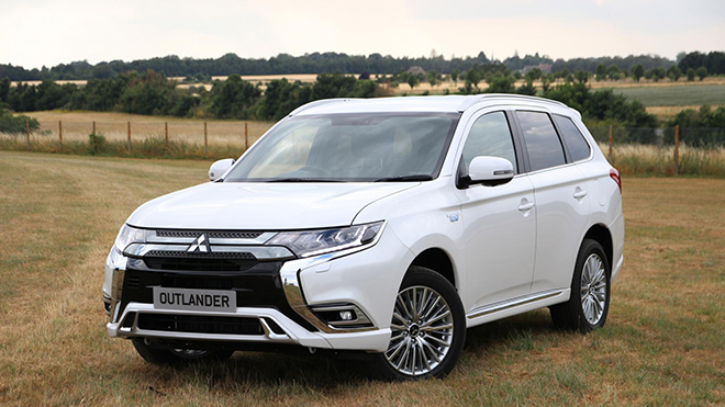 Giá xe Mitsubishi Outlander tháng 2/2022, hỗ trợ 50% LPTB và quà tặng giá trị - 3