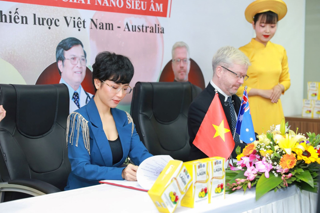 Bản hợp đồng ký kết chuyển giao công nghệ độc quyền: “Chiết xuất tinh chất Nano siêu âm” độc quyền tại Australia