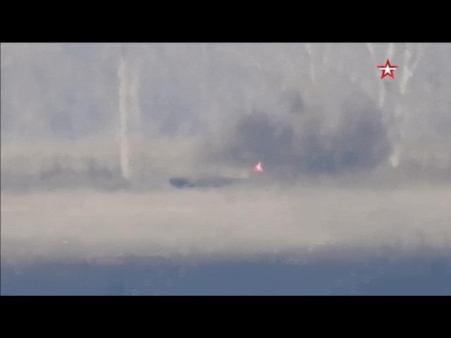 Thế giới - Video: Quân đội Ukraine nã hỏa lực, bị phe ly khai phóng tên lửa đáp trả