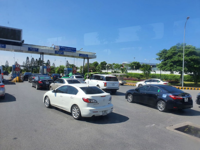 Ô tô - Hết hạn phí sử dụng đường bộ nhưng chưa hết hạn kiểm định, chủ xe cần làm gì?