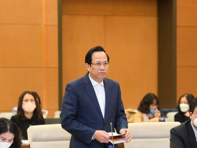 Tin tức trong ngày - Bộ trưởng Đào Ngọc Dung: "Có cháu gọi đến Tổng đài, bảo bắt bố mẹ cháu đi"