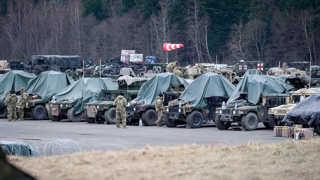 Các binh sĩ Mỹ được triển khai đến Ba Lan để trấn an các đồng minh NATO và ngăn chặn cuộc tấn công của Nga cách biên giới Ukraine khoảng 4 km. Ảnh: Reuters